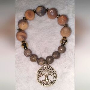 Elegant Beaded Bracelet with Tree of Life Charm Agate